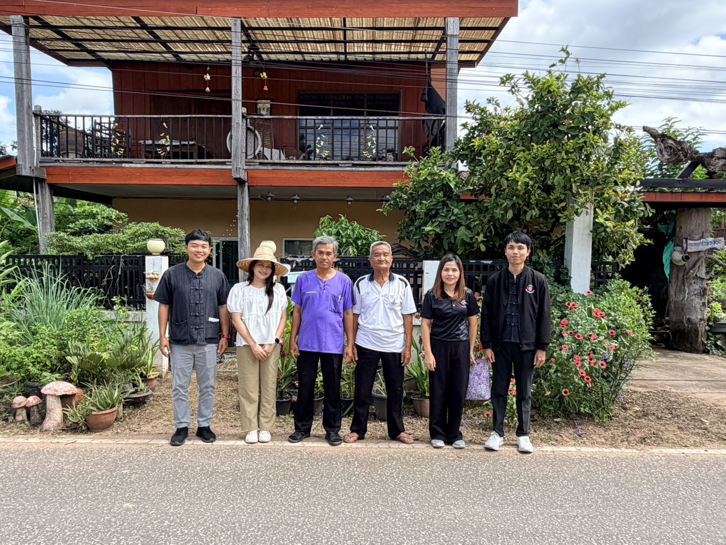 สพอ.น้ำปาด ร่วมสนับสนุนข้อมูลการถ่ายคลิปวิดีโอประชาสัมพันธ์ชุมชนท่องเที่ยวโอทอปนวัตวิถี บ้านนากวาง ตำบลบ้านฝาย อำเภอน้ำปาด