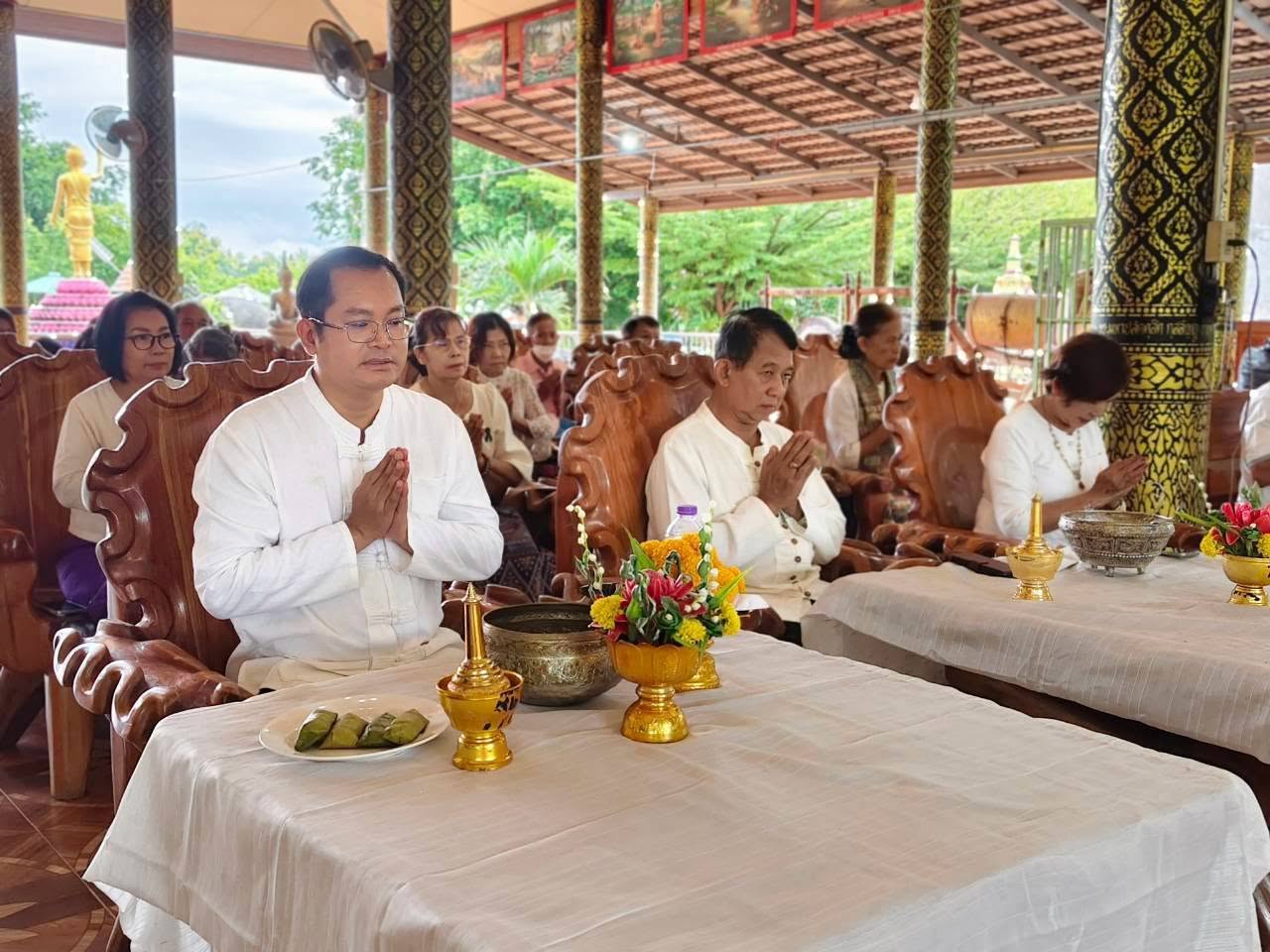 สพอ.น้ำปาด ร่วมกิจกรรม นายอำเภอพาเข้าวัด ประจำปี 2569