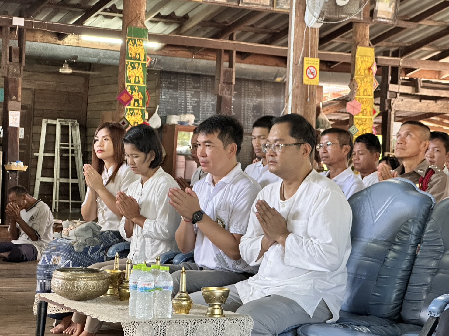 สพอ.น้ำปาด ร่วมกิจกรรมทำบุญตักบาตร ตามโครงการ  "นายอำเภอพาเข้าวัด ประจำปี 2569" 